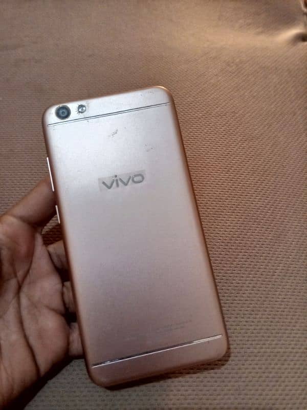 Vivo Y66 3