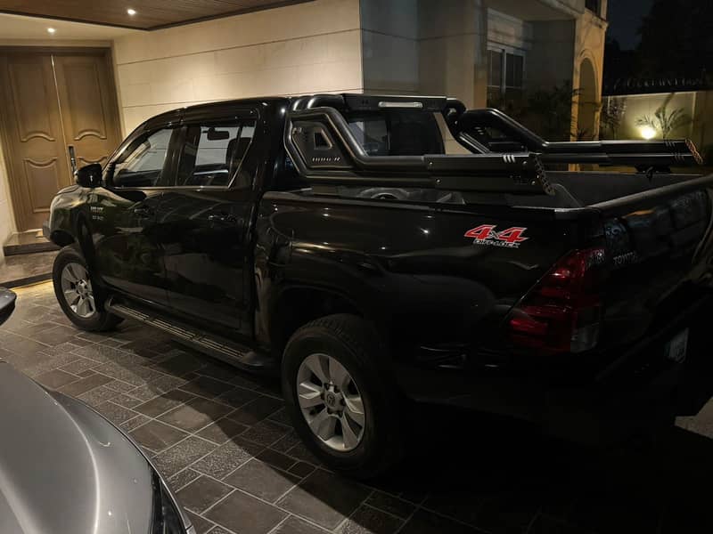 Toyota Hilux Revo G Model-2020 3