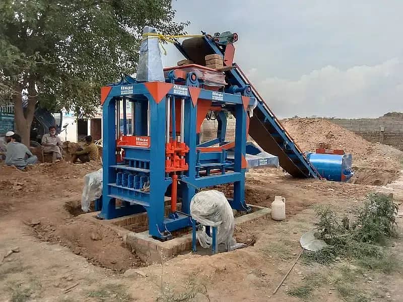 Fully automatic concrete paver blocks making machinery in pakistan 4