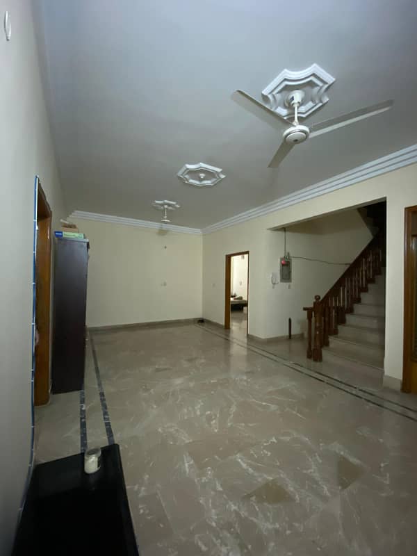 Bungalow available for rent dha phase 4 2