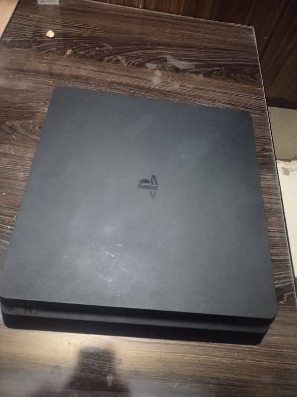 PS4 Slim 500 Gb Mint Condition (With Game) 1