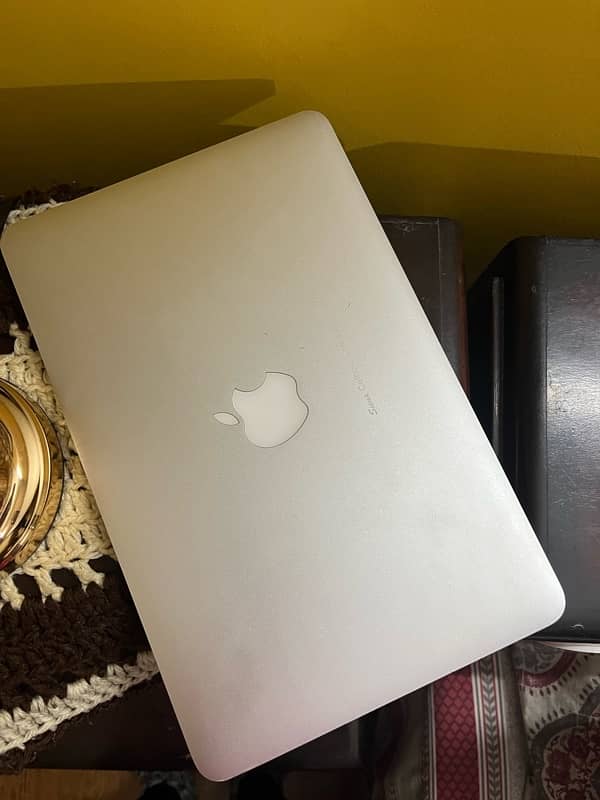 Macbook Air 2015 | 128 GB | 4 GB RAM | 11 Inch 2