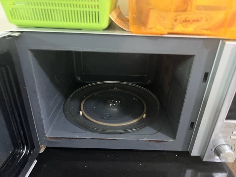 Microwave Oven Homeage 3 Years Old Only 14000 4