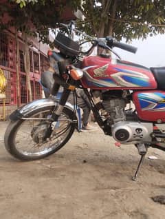 Honda 2022 model good condition All documents clear 03217699114