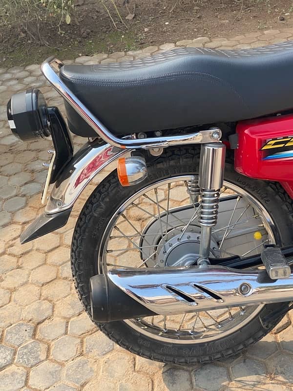 Honda CG 125 2024 3