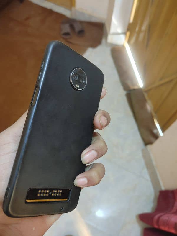 Motorola Z3 board, Front camera, back camera, battery or all parts 3