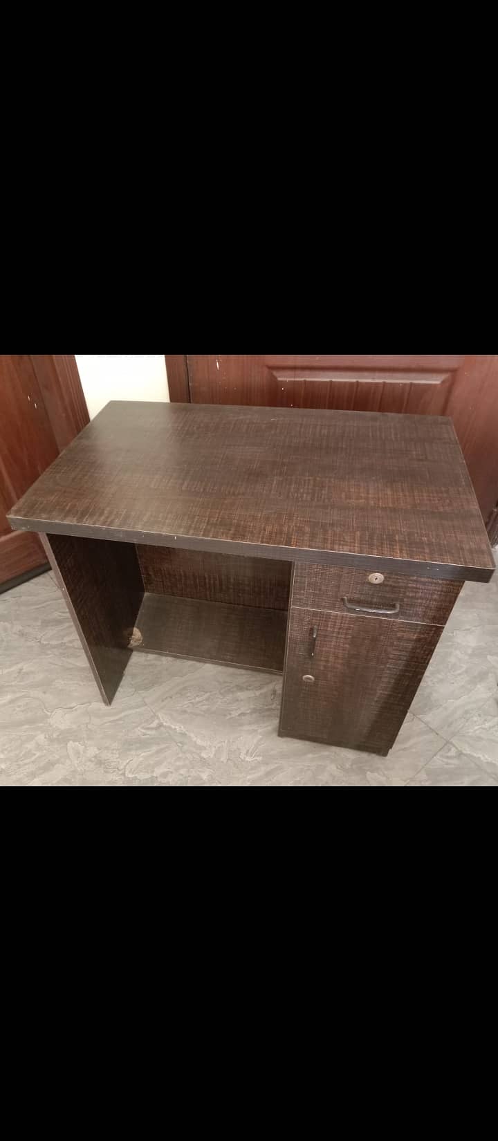 Table good condition 1