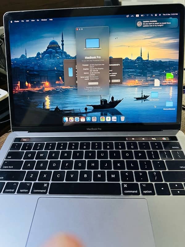 Macbook Pro 2017 13 inch touchbar 0