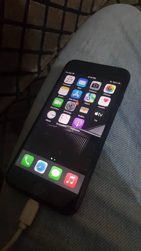 i phone 7 non pta seld pak 10 by 9.5 condition 0