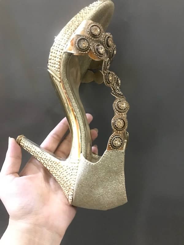 golden heels 1