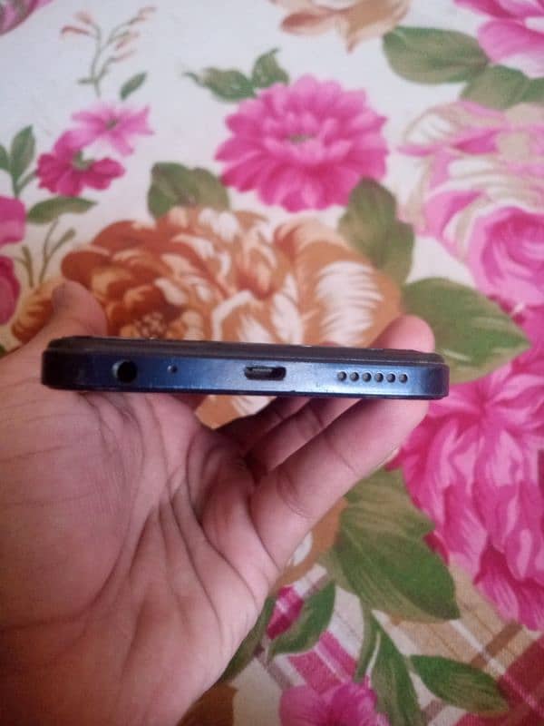 Infinix Smart 7 HD ( 64/7 gb ) 4