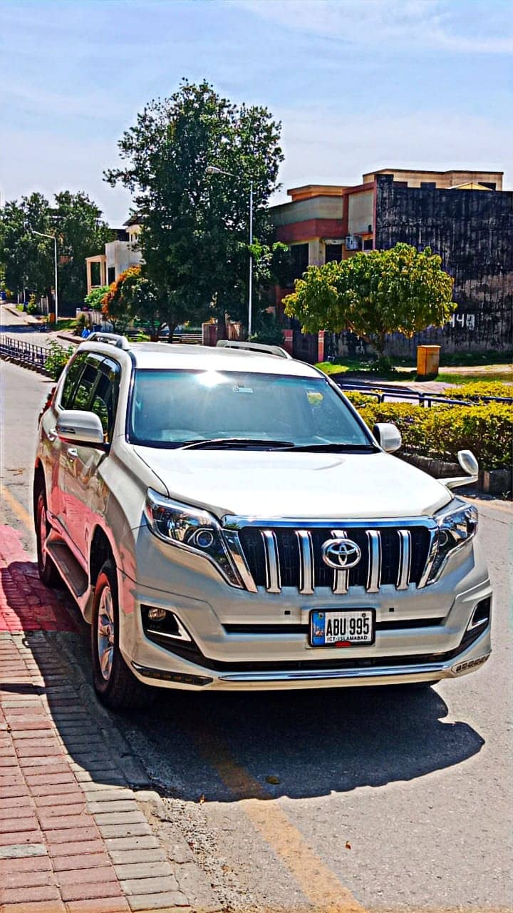 VIP Protocol Guard's Rolls Royce V8 Prado Audi Revo Rent in Islamabad 5