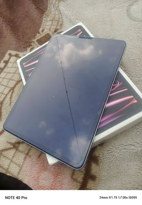 ipad pro M2 chip 128 gb 11inch full 10/10 with box full lush 3