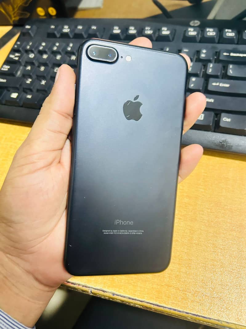 Apple iPhone 7 Plus 0