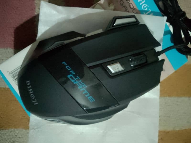 Gaming Mouse with RGB 7 lights and 7buttons 2