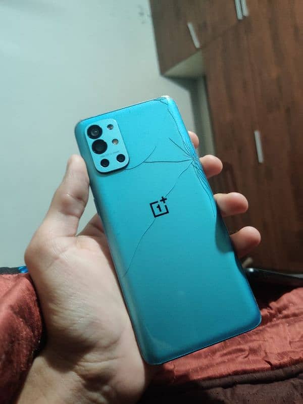 OnePlus 9R 8/256 1