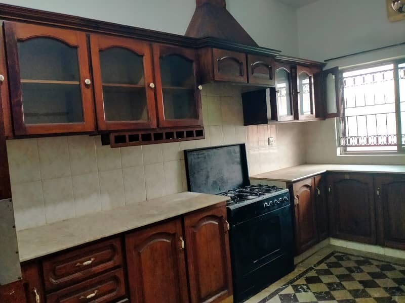 Beautiful 1 Kanal upper portion Available for Rent in DHA phase 4 Lahore 0