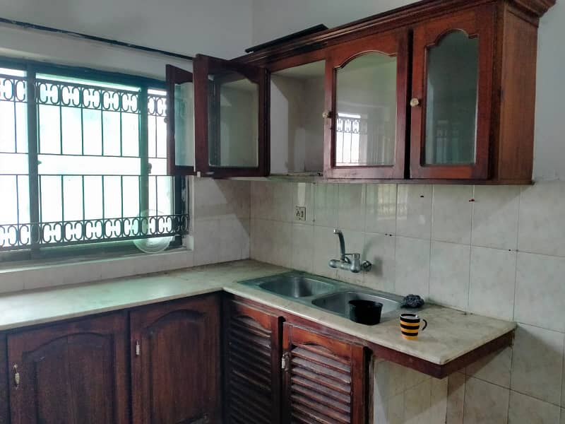 Beautiful 1 Kanal upper portion Available for Rent in DHA phase 4 Lahore 2