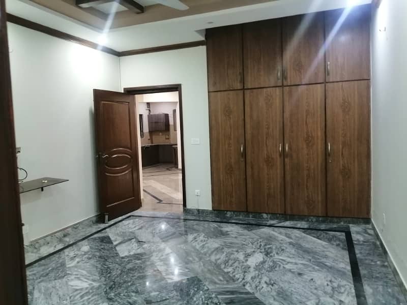 10 MARLA LOWER PORTION IS AVAILABLE FOR RENT ON TOP LOCATION OF PIA SOCIETY LAHORE 4