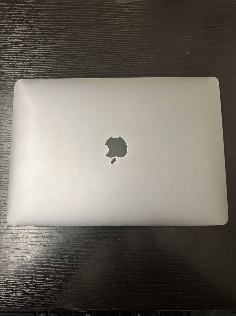 Macbook air 2019 i5 8gb ram 128gb 1