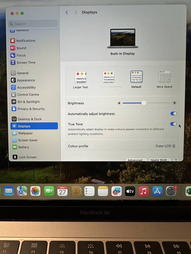 Macbook air 2019 i5 8gb ram 128gb 4