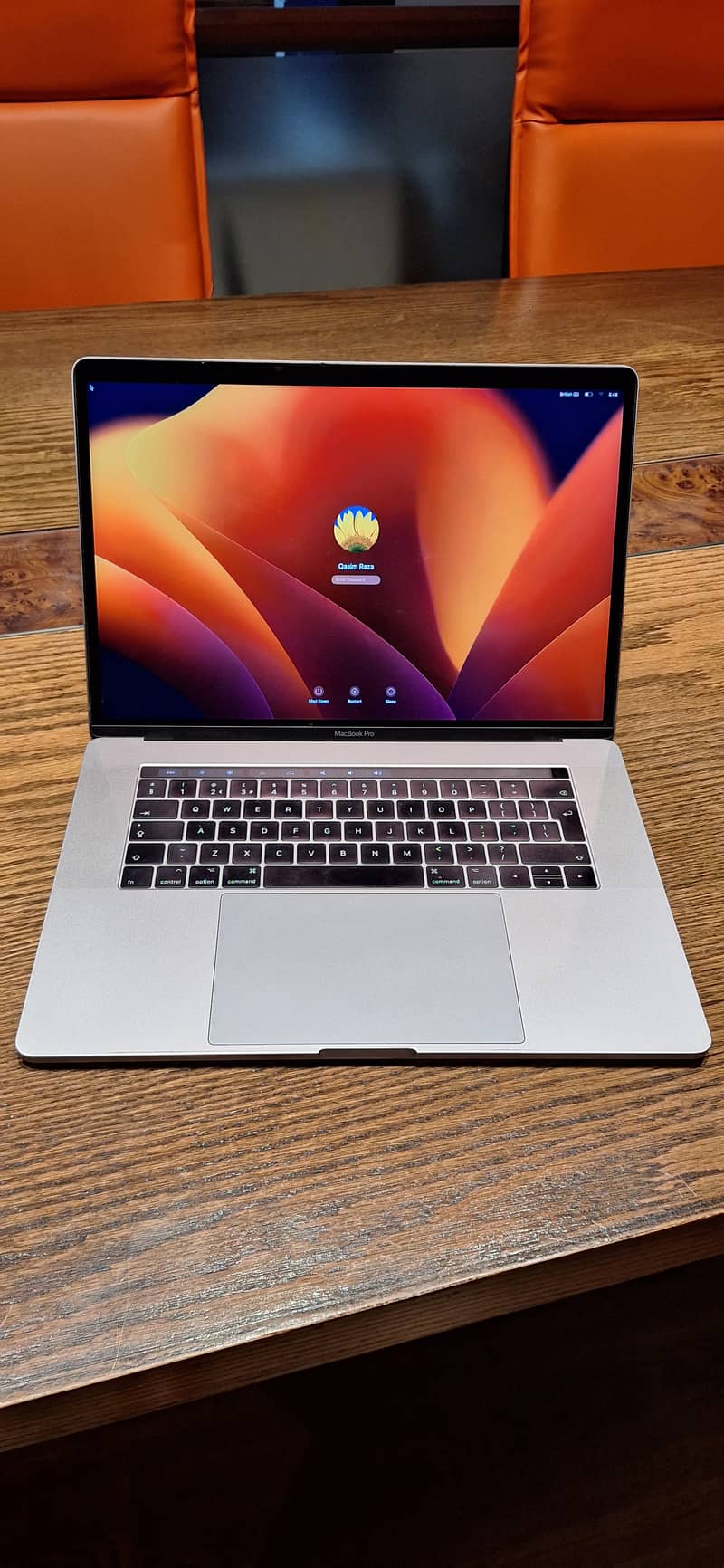 Macbook Pro 2017 16inches Display 1