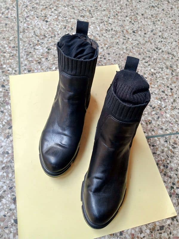 Chelsea boots black , size#9 4