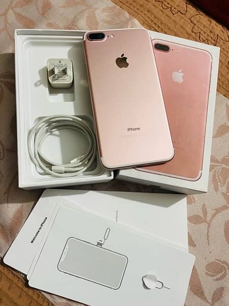 iPhone 7plus (128gb)urgent Sale. 0/3/0/6/4/3/9/8/4/3/0 0