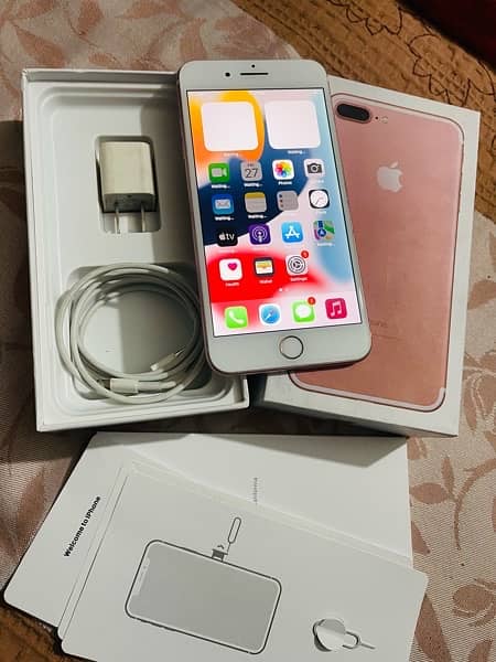 iPhone 7plus (128gb)urgent Sale. 0/3/0/6/4/3/9/8/4/3/0 5