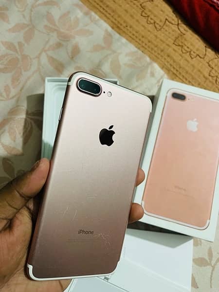 iPhone 7plus (128gb)urgent Sale. 0/3/0/6/4/3/9/8/4/3/0 11