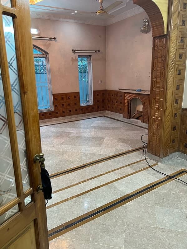 House for rent prime location New Lalazar 4