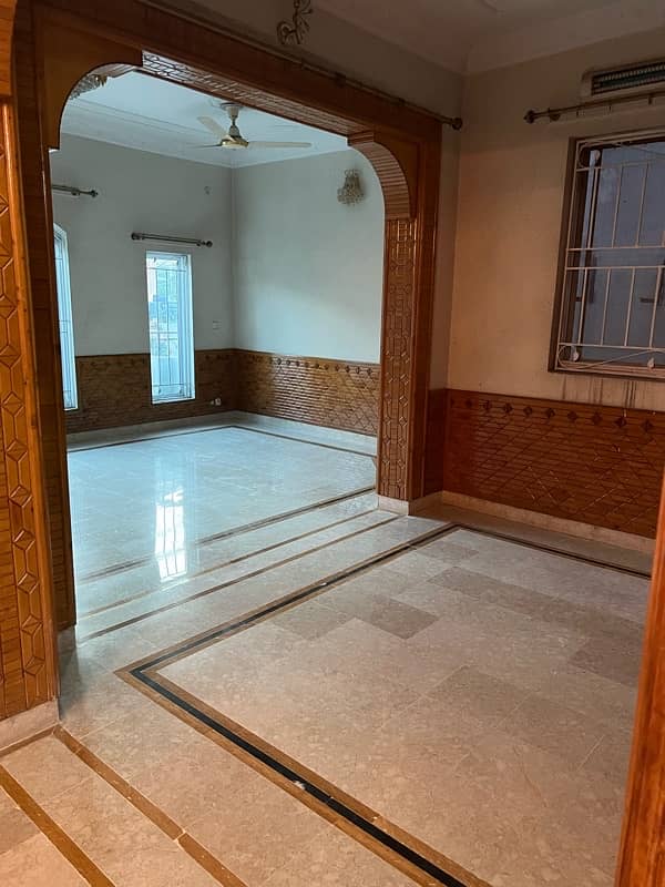 House for rent prime location New Lalazar 10