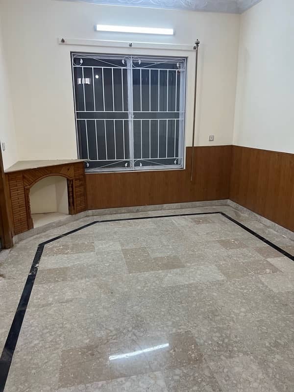 House for rent prime location New Lalazar 12