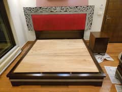 King size bedset completely wooden