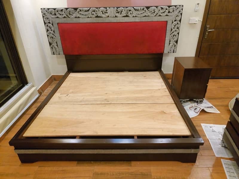 King size bedset completely wooden 1