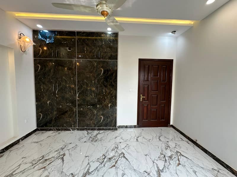 5 Marla Luxury House for Sale in Eastern Extention Bahria Orchard LHR 7