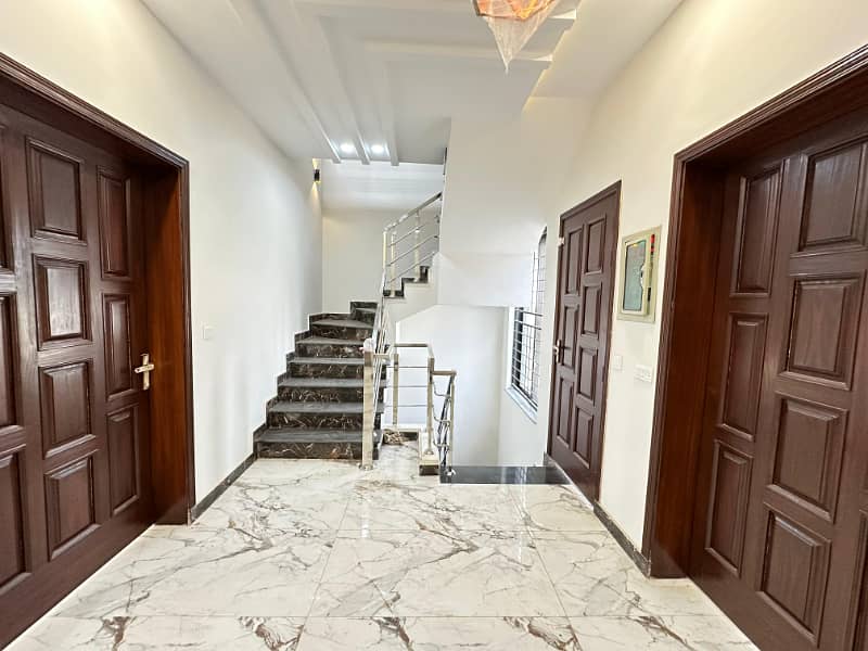 5 Marla Luxury House for Sale in Eastern Extention Bahria Orchard LHR 11