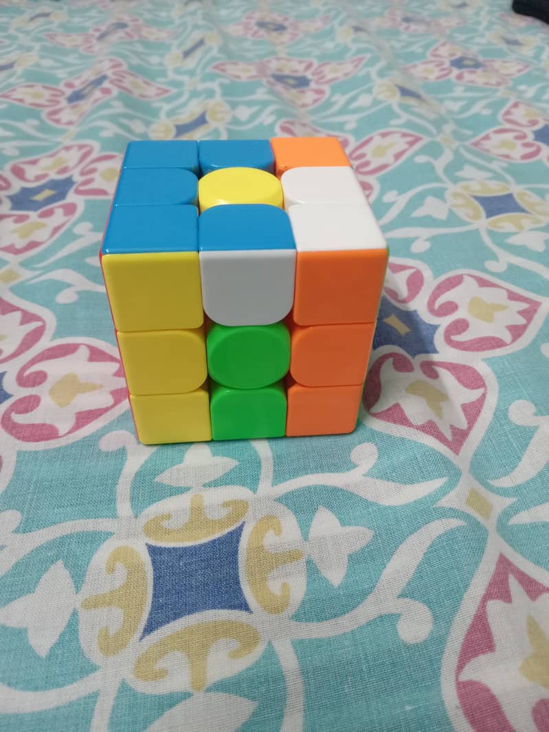 SMOOTH QUALITY FLEXIBLE EASY USE RUBIX CUBE 1