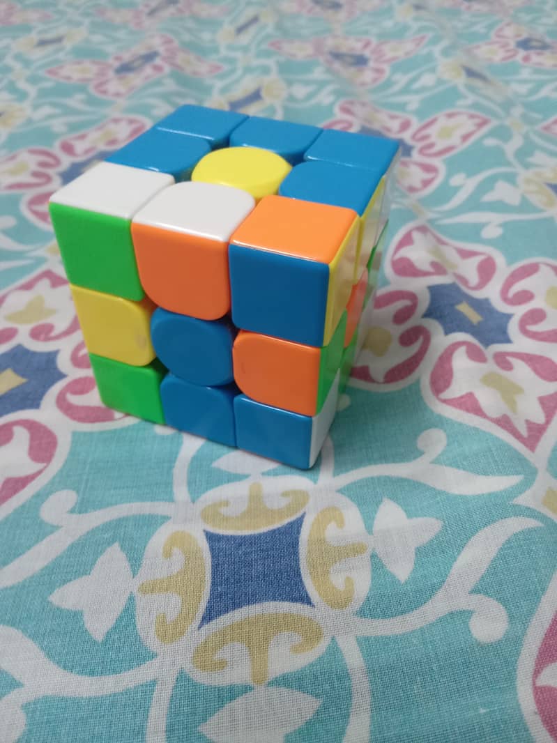 SMOOTH QUALITY FLEXIBLE EASY USE RUBIX CUBE 2