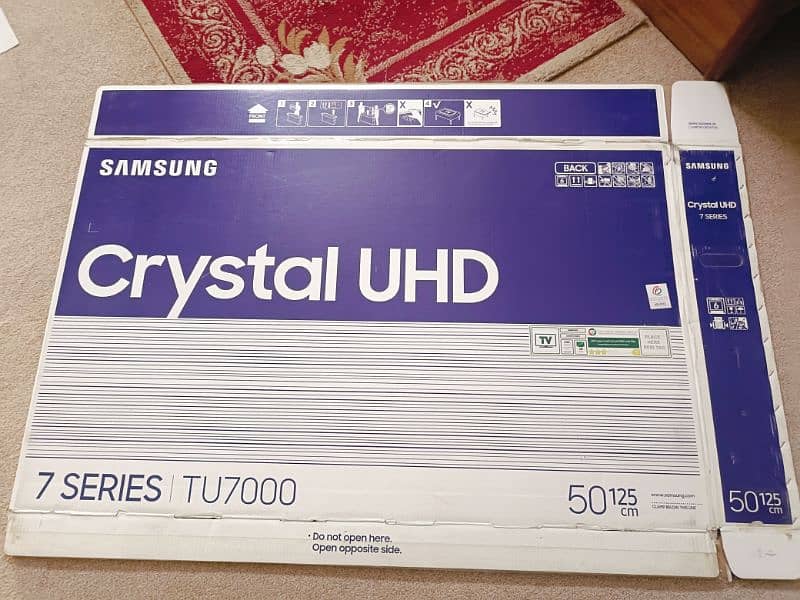 Samsung smart TV 50 inches crystal UHD 7 series TU7000 with box 7