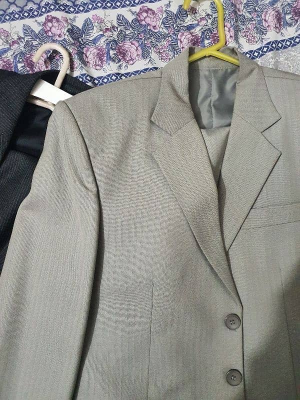 Casual Coat and Pant Coat in Good Condition 3