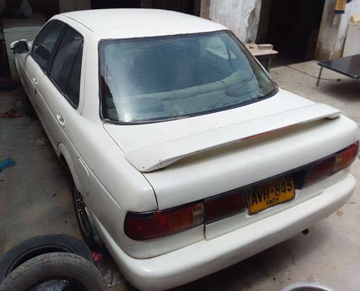 Nissan Sunny 1993 13