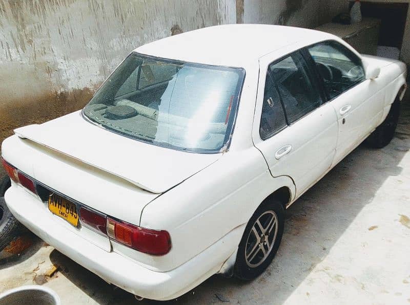 Nissan Sunny 1993 15