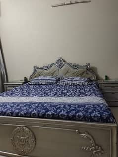 Double bed set items