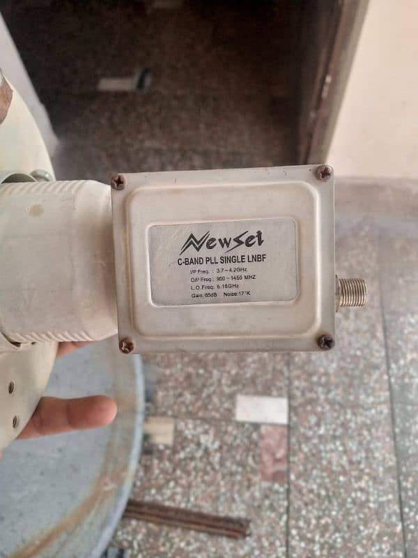 Dish antenna & LNB single 2