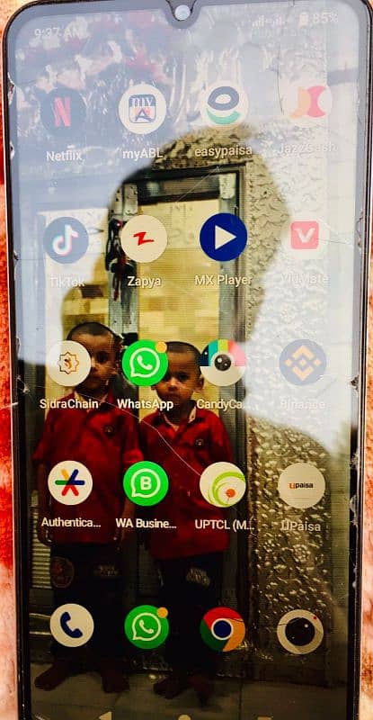 hello friend I am selling my cute phone 4G spotted 4.64 PTA approved 0