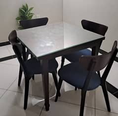 4 SEATER WOOD DINING TABLE