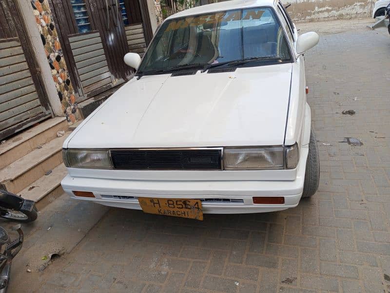 Nissan Sunny 1988 4