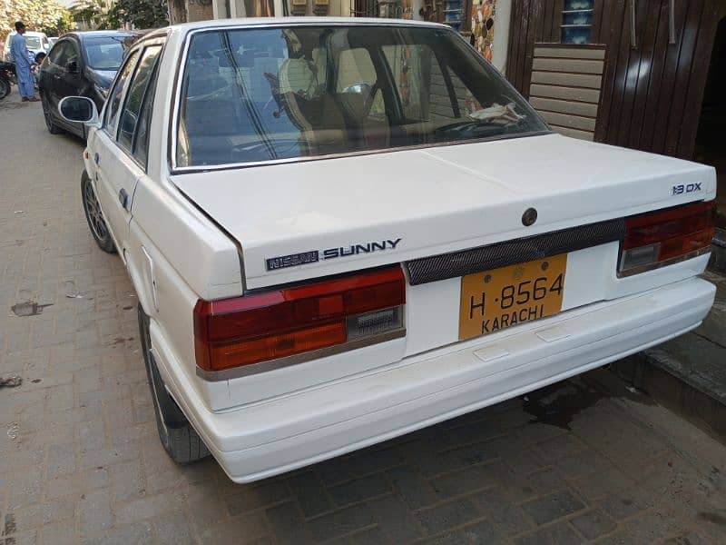 Nissan Sunny 1988 6