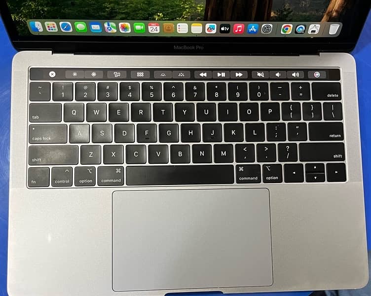 Macbook pro 2019 for sale 4